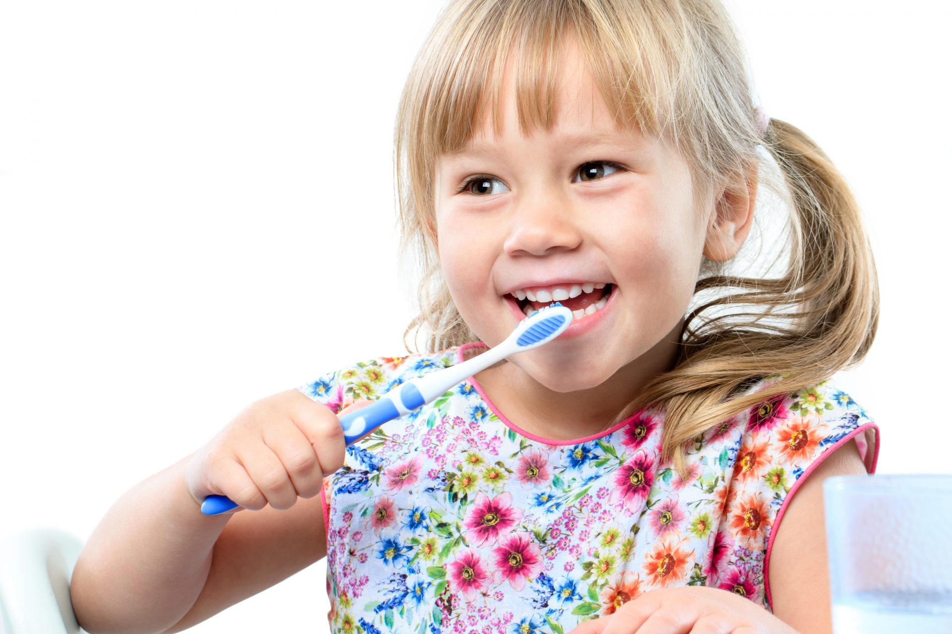 iStock 498765726 blonde girl brushing teeth